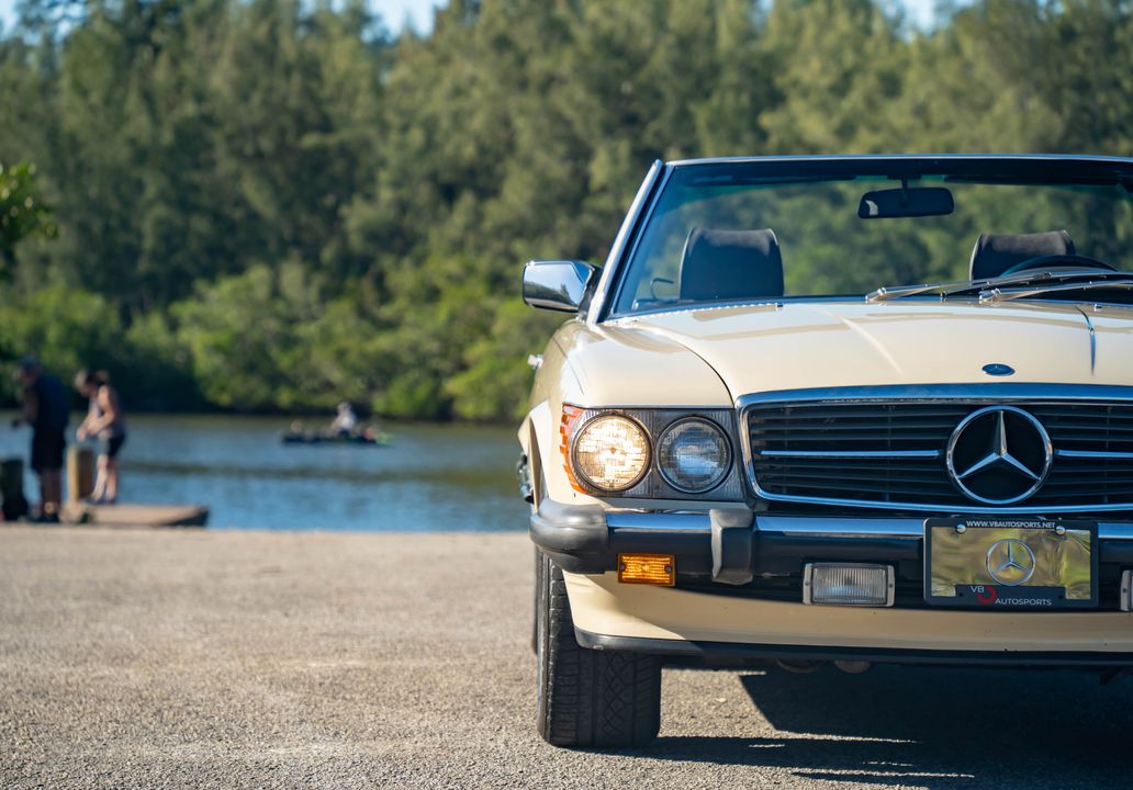 1987 Mercedes-Benz 560-Class