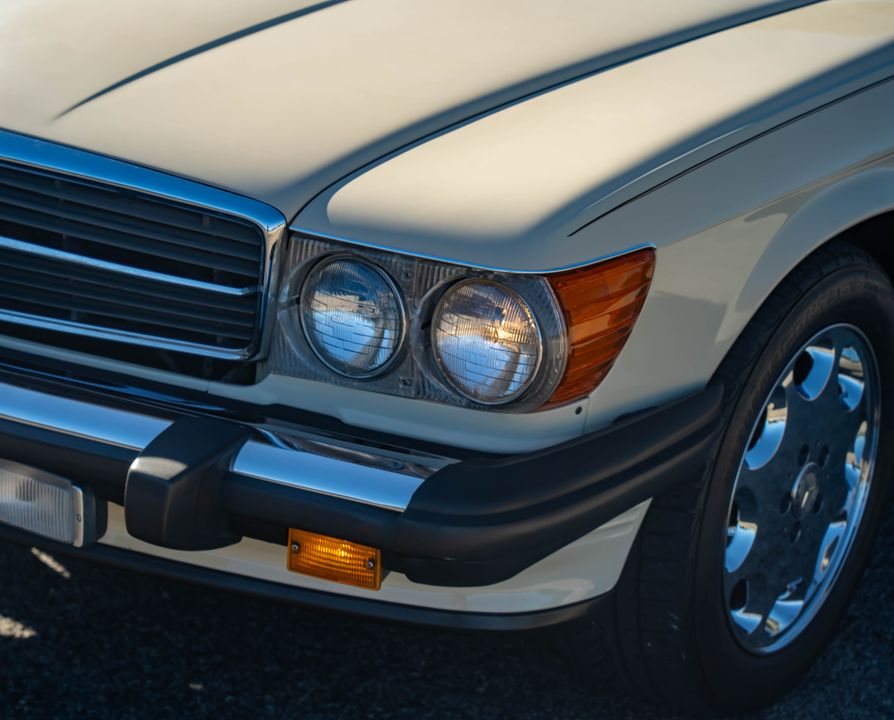 1987 Mercedes-Benz 560-Class