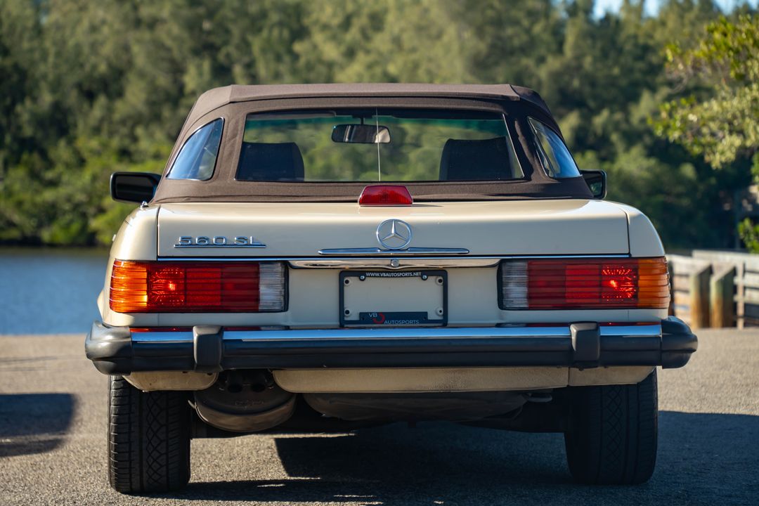 1987 Mercedes-Benz 560-Class