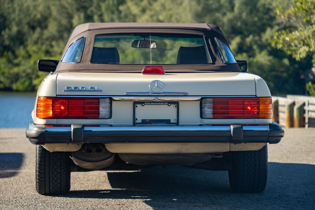 1987 Mercedes-Benz 560-Class