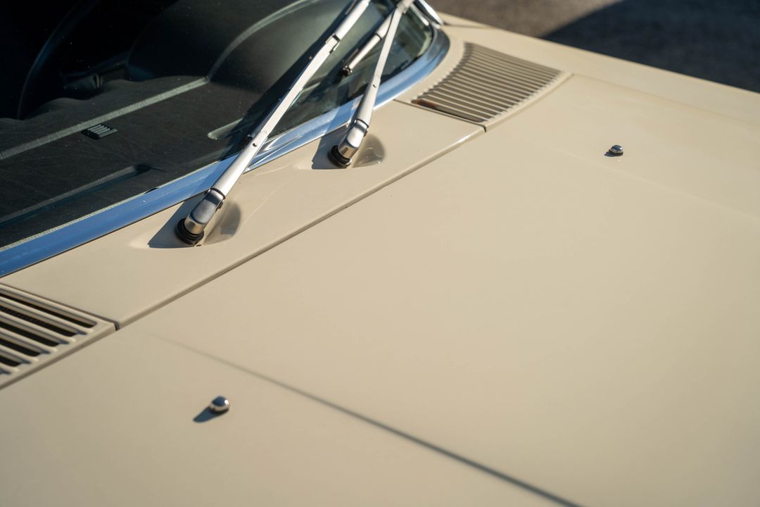 1987 Mercedes-Benz 560-Class