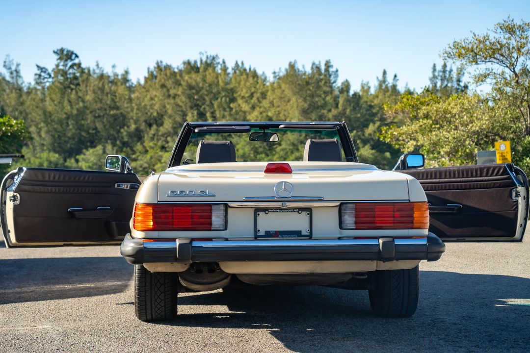 1987 Mercedes-Benz 560-Class