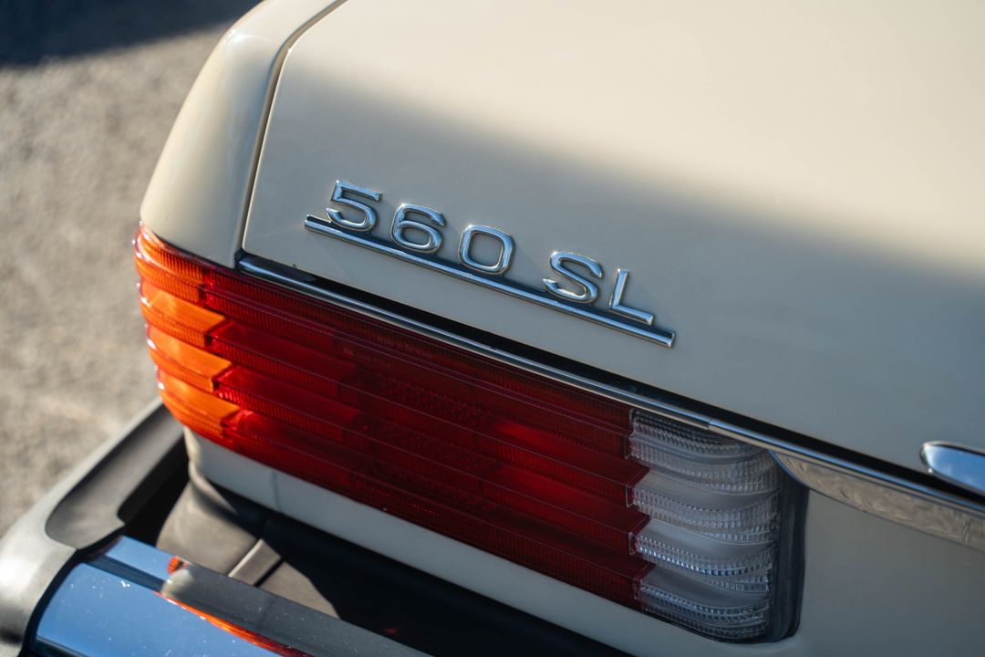 1987 Mercedes-Benz 560-Class