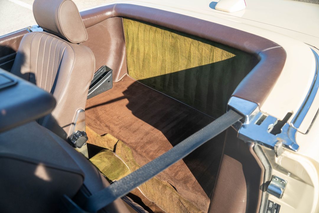 1987 Mercedes-Benz 560-Class