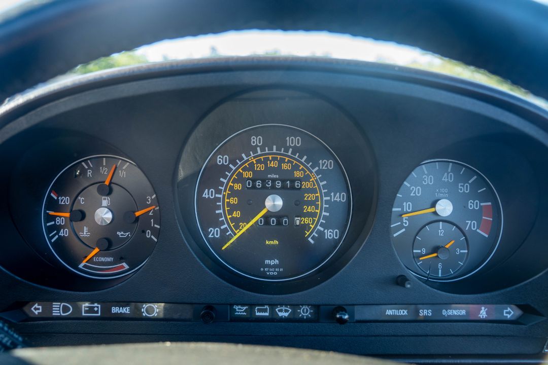 1987 Mercedes-Benz 560-Class