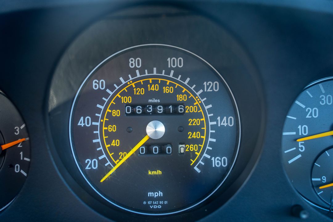 1987 Mercedes-Benz 560-Class