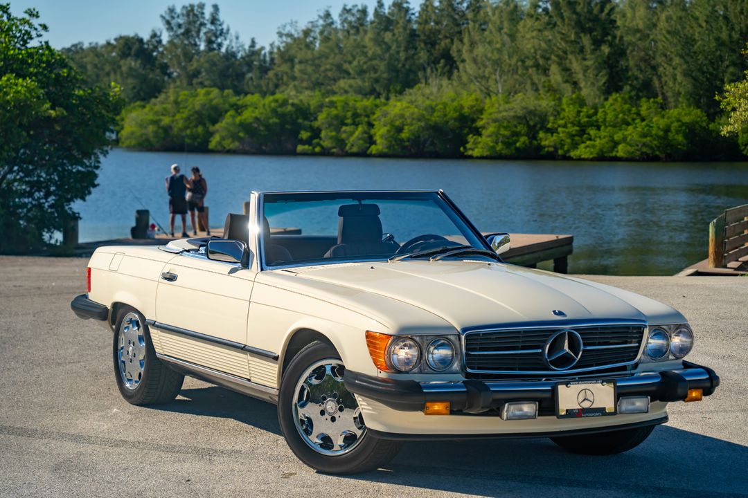 1987 Mercedes-Benz 560-Class