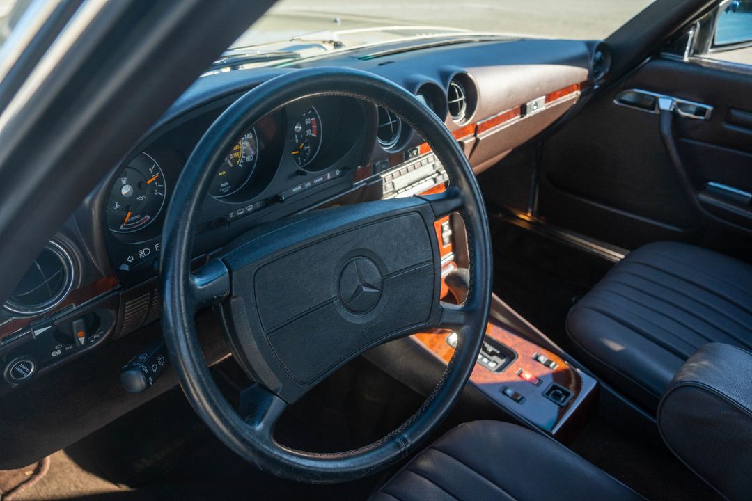 1987 Mercedes-Benz 560-Class