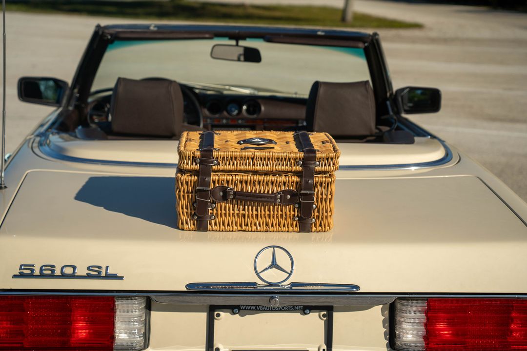1987 Mercedes-Benz 560-Class