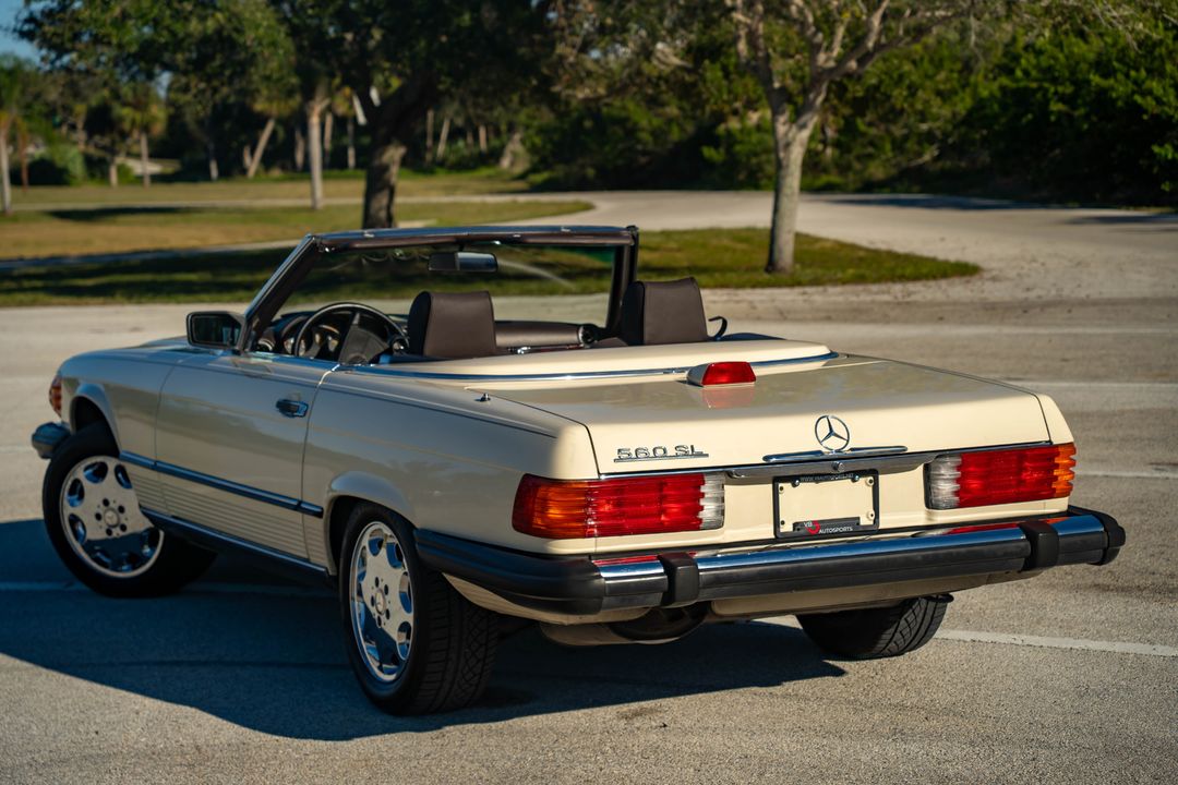 1987 Mercedes-Benz 560-Class