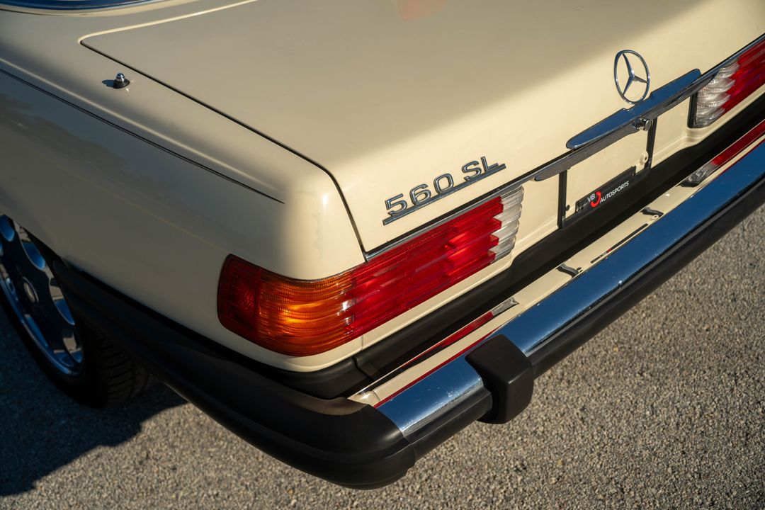 1987 Mercedes-Benz 560-Class