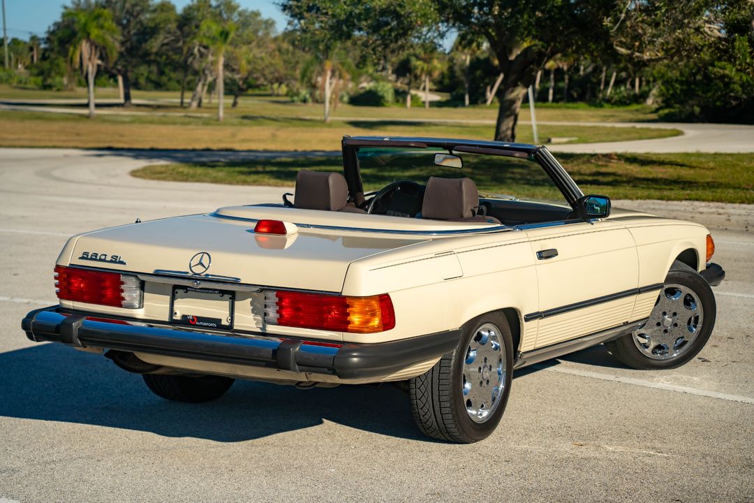 1987 Mercedes-Benz 560-Class
