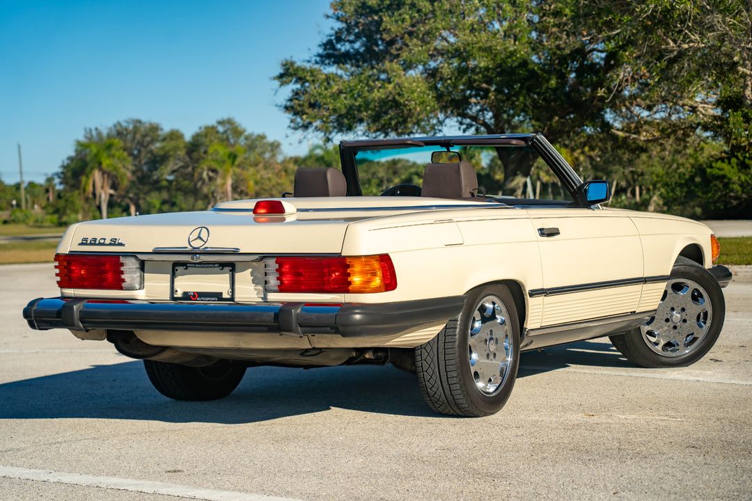 1987 Mercedes-Benz 560-Class