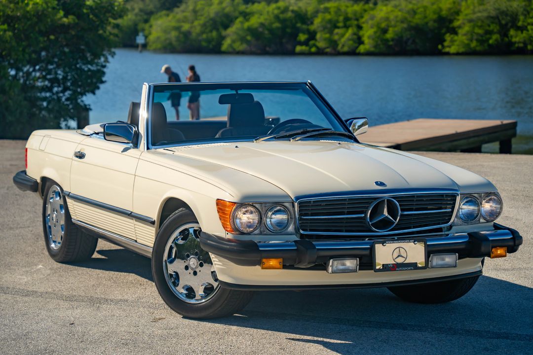 1987 Mercedes-Benz 560-Class