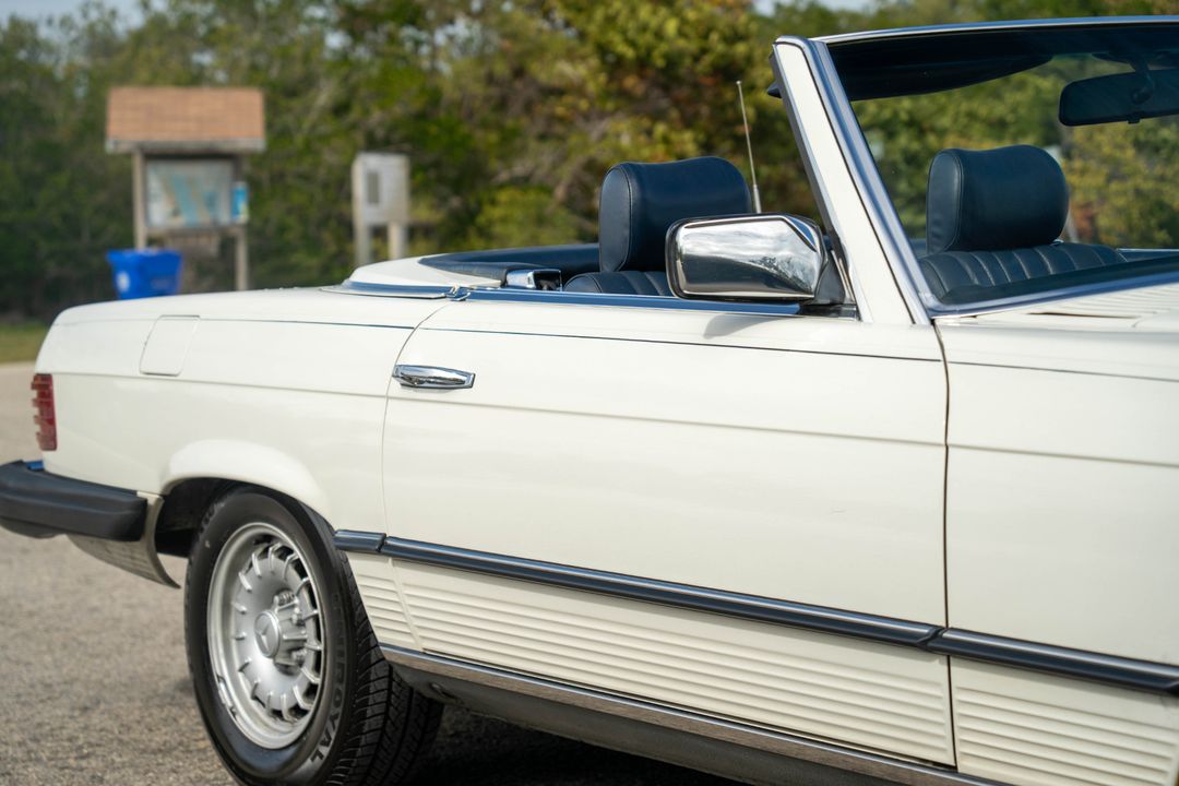 1984 Mercedes-Benz 380-Class
