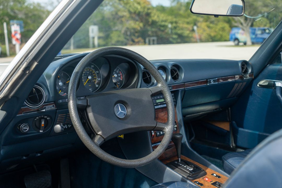 1984 Mercedes-Benz 380-Class