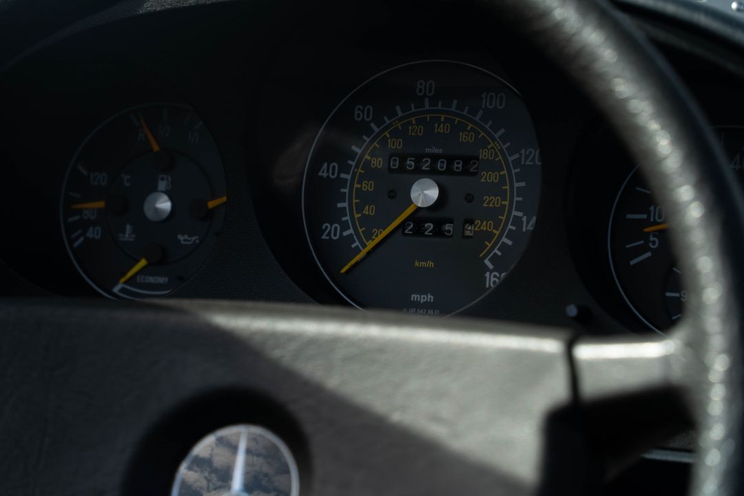 1984 Mercedes-Benz 380-Class