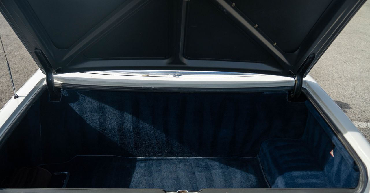 1984 Mercedes-Benz 380-Class