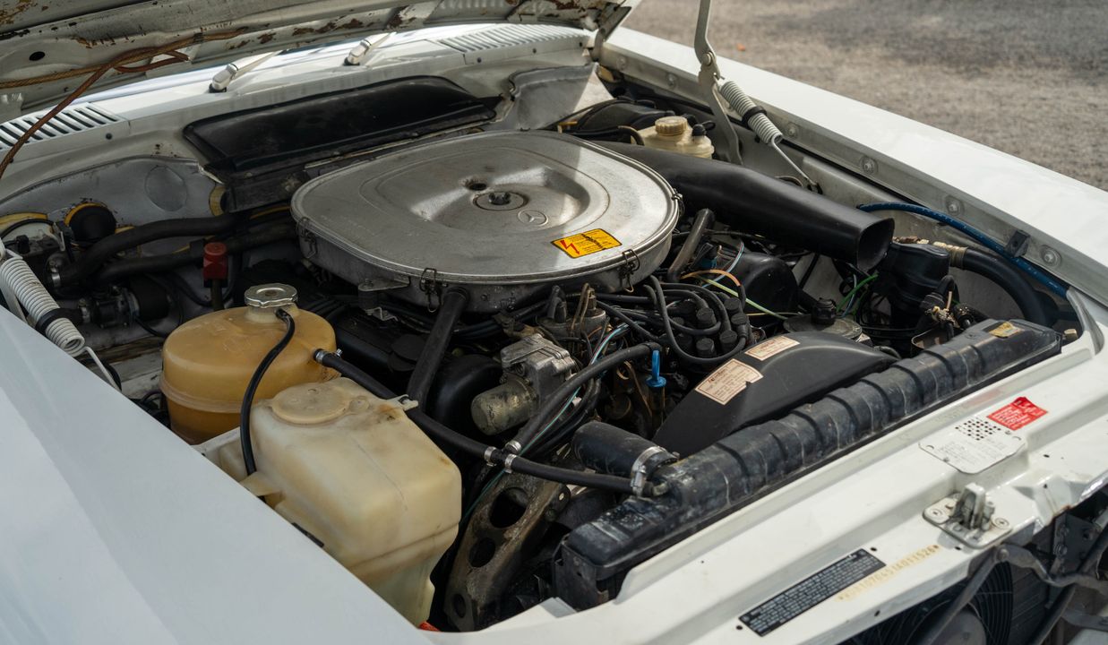1984 Mercedes-Benz 380-Class