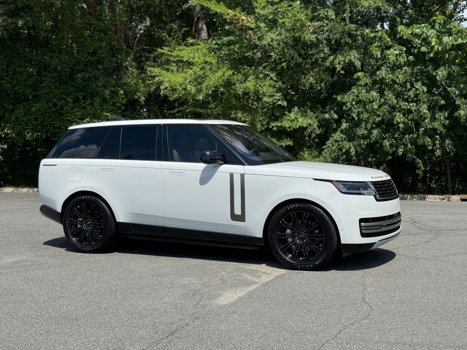 2023 Land Rover Range Rover SE P400