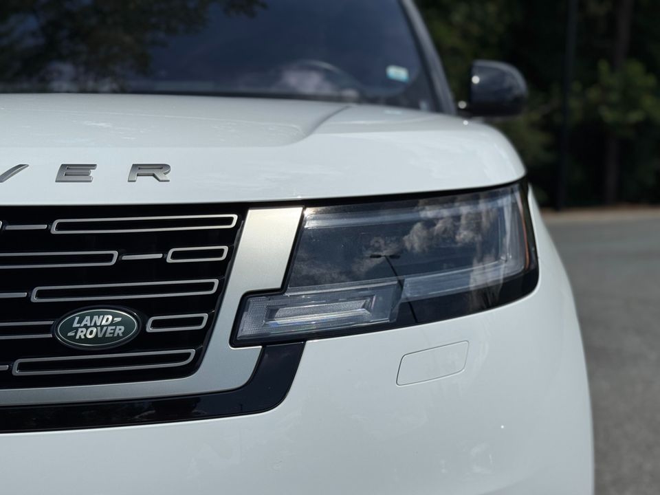 2023 Land Rover Range Rover SE P400