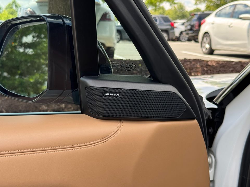 2023 Land Rover Range Rover SE P400