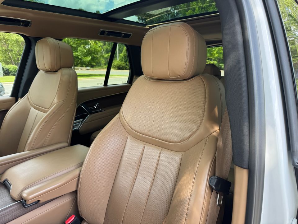 2023 Land Rover Range Rover SE P400
