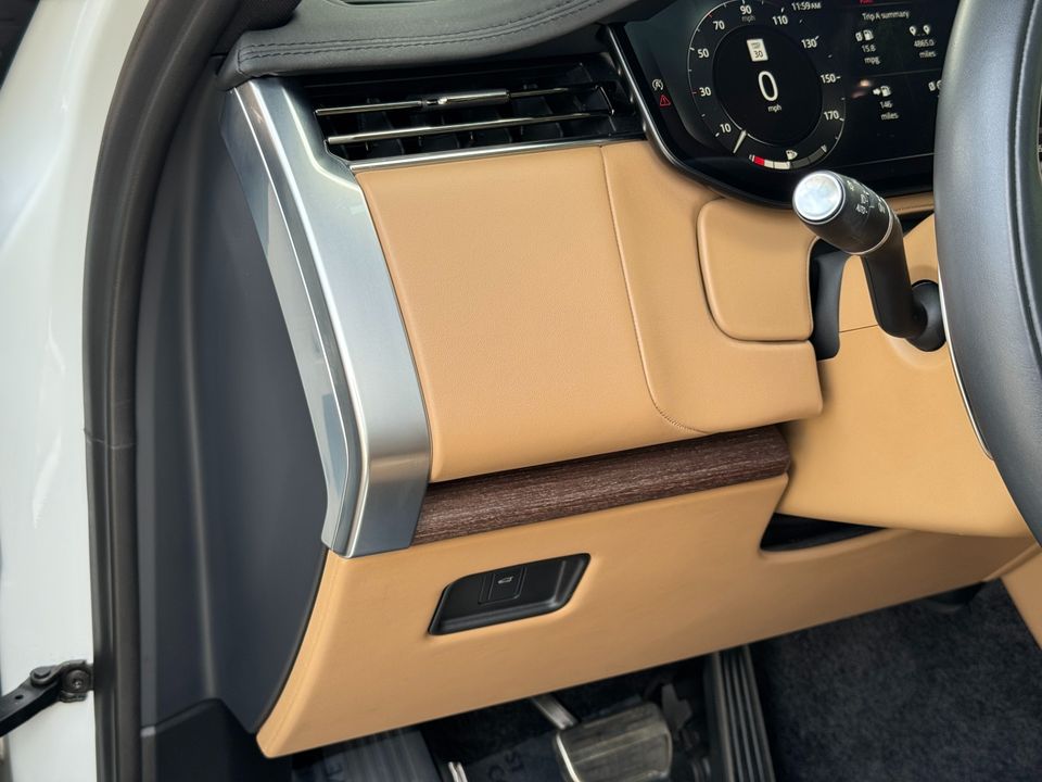 2023 Land Rover Range Rover SE P400