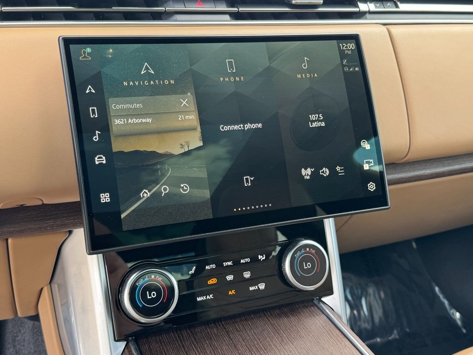 2023 Land Rover Range Rover SE P400