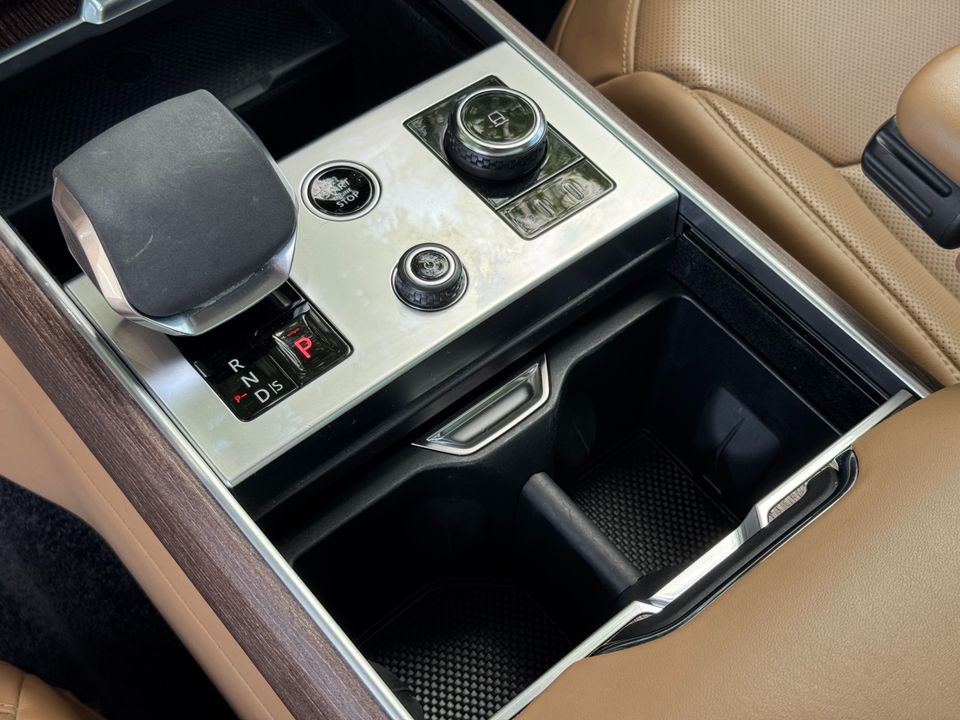 2023 Land Rover Range Rover SE P400