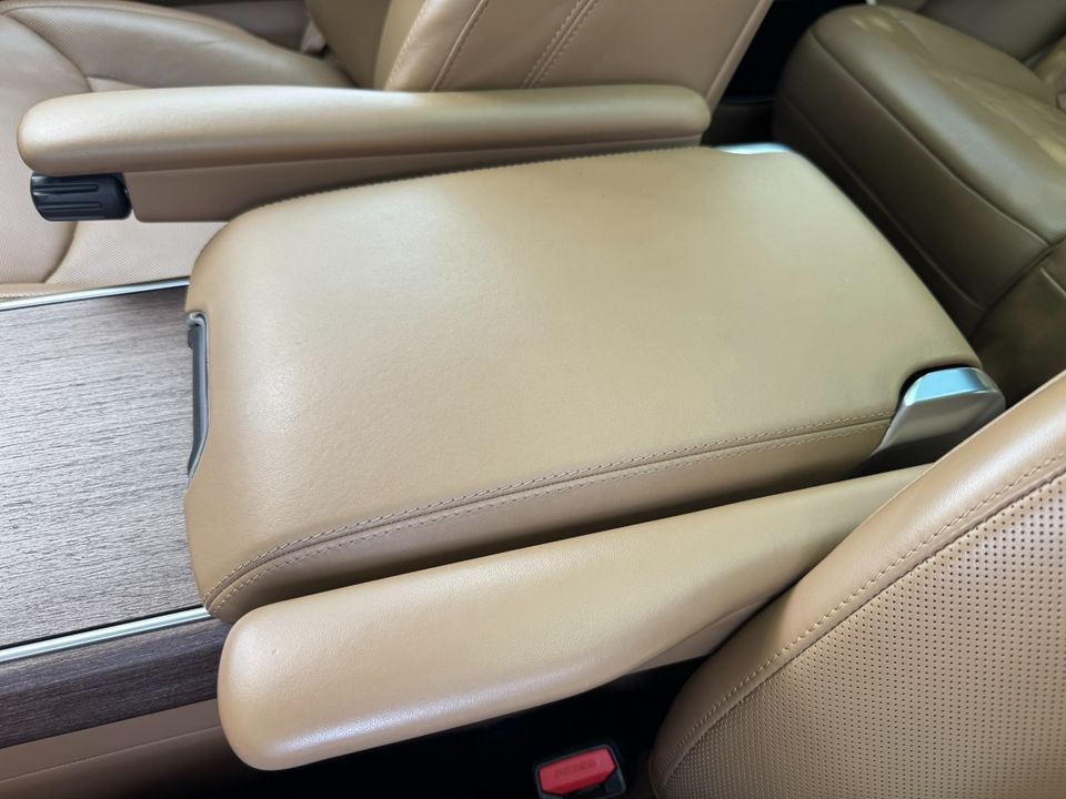 2023 Land Rover Range Rover SE P400