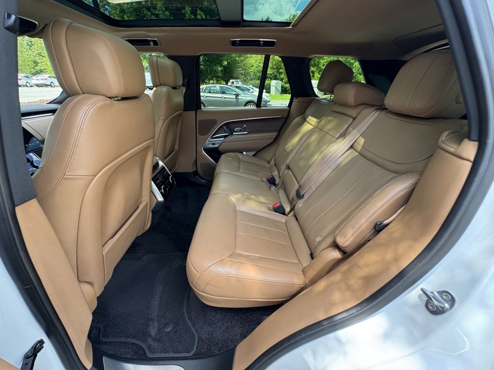2023 Land Rover Range Rover SE P400