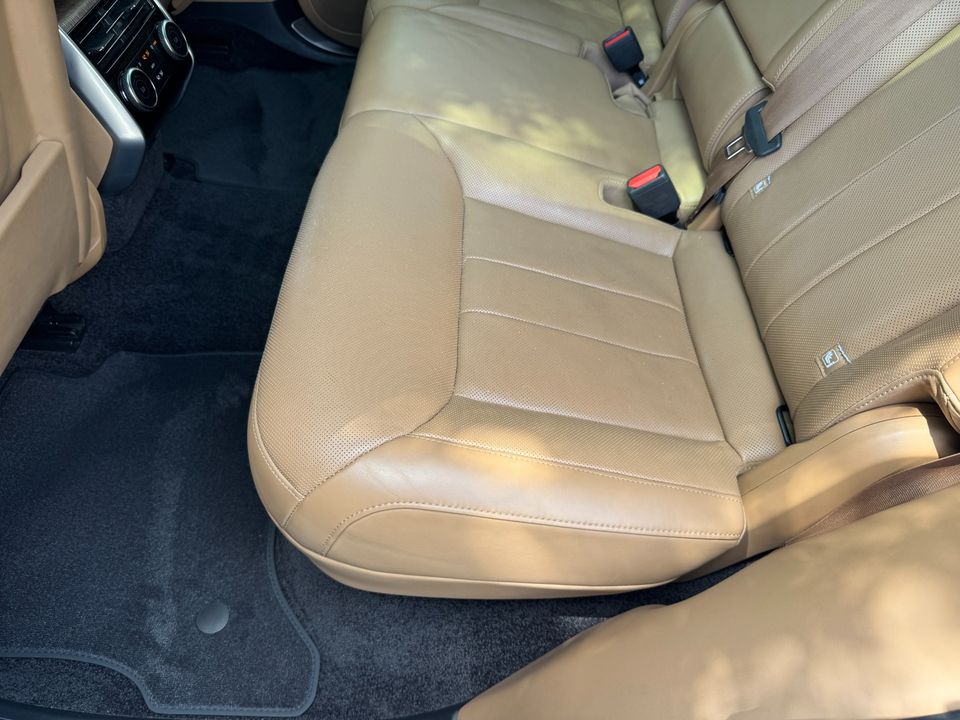 2023 Land Rover Range Rover SE P400