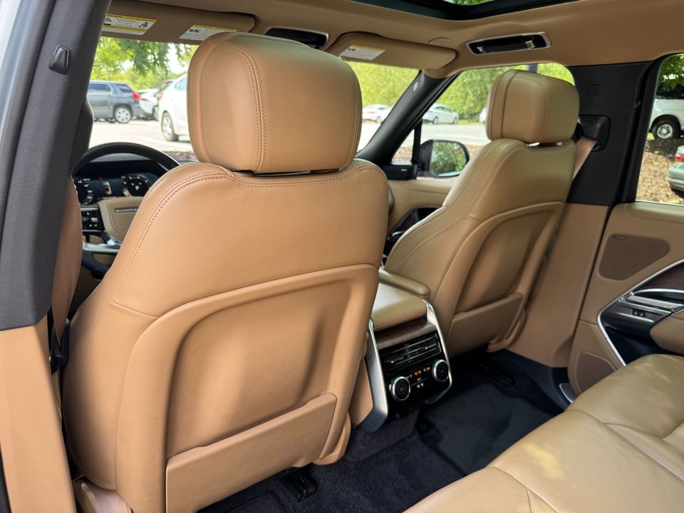 2023 Land Rover Range Rover SE P400