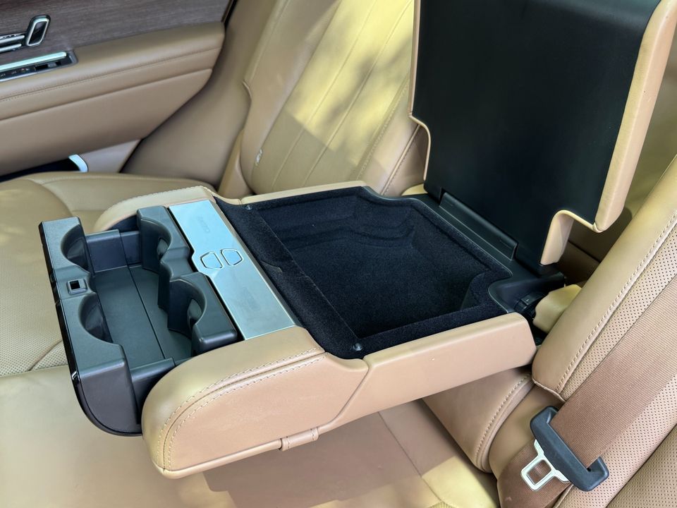 2023 Land Rover Range Rover SE P400