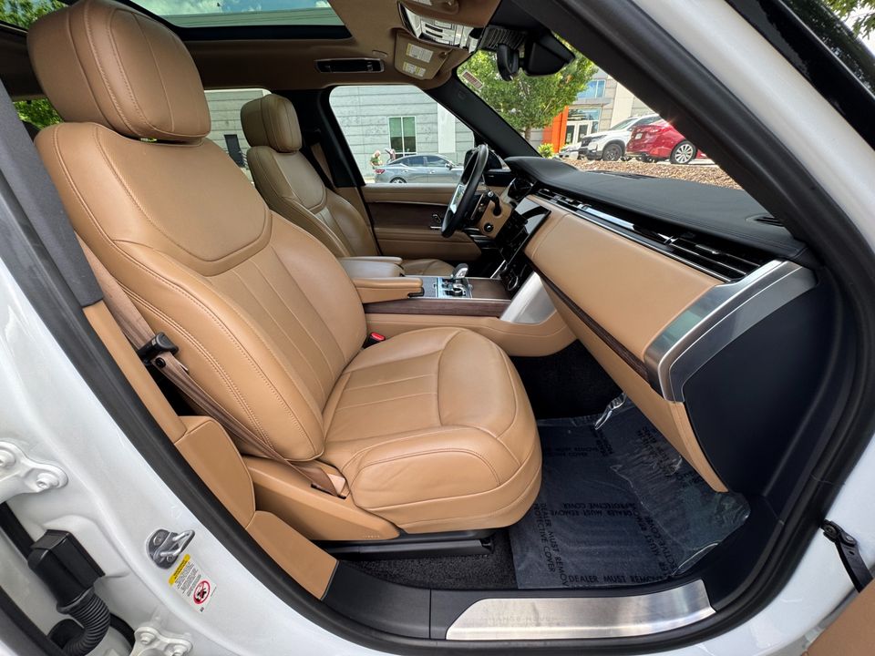 2023 Land Rover Range Rover SE P400