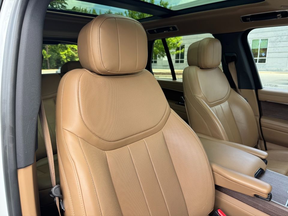 2023 Land Rover Range Rover SE P400