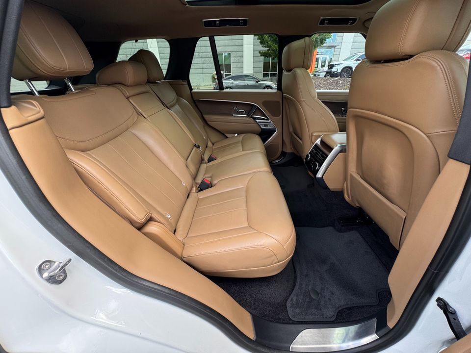 2023 Land Rover Range Rover SE P400