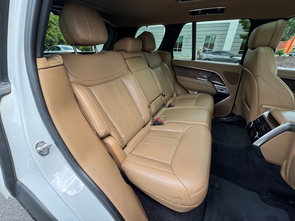 2023 Land Rover Range Rover SE P400