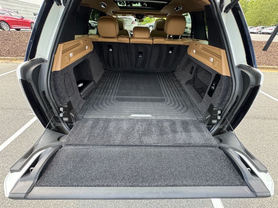 2023 Land Rover Range Rover SE P400
