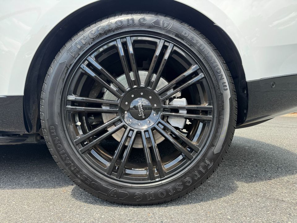 2023 Land Rover Range Rover SE P400