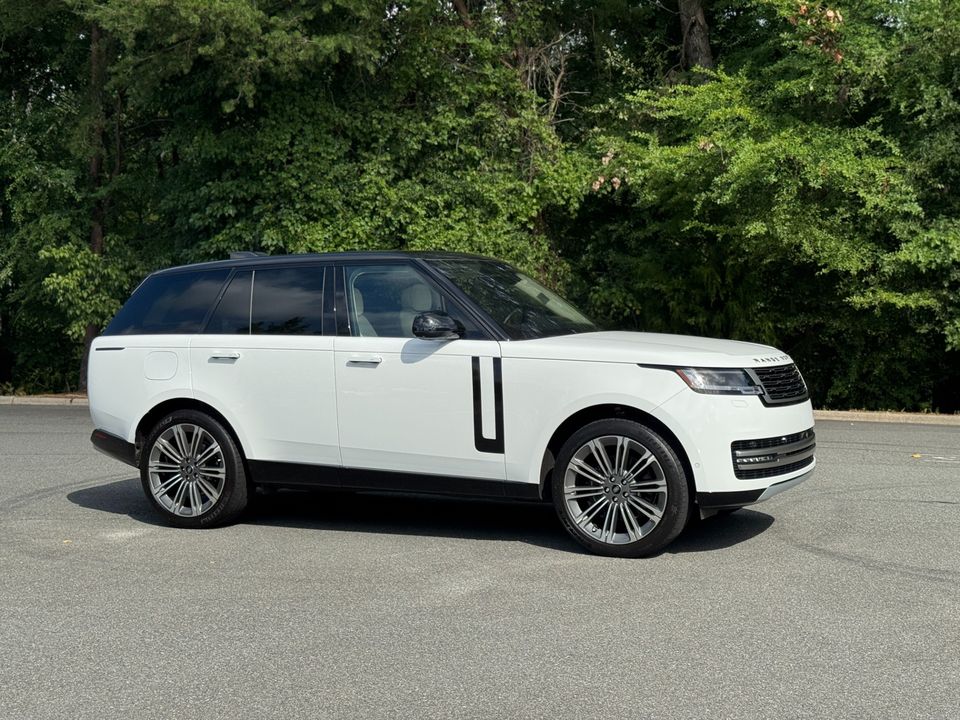2023 Land Rover Range Rover SE P400