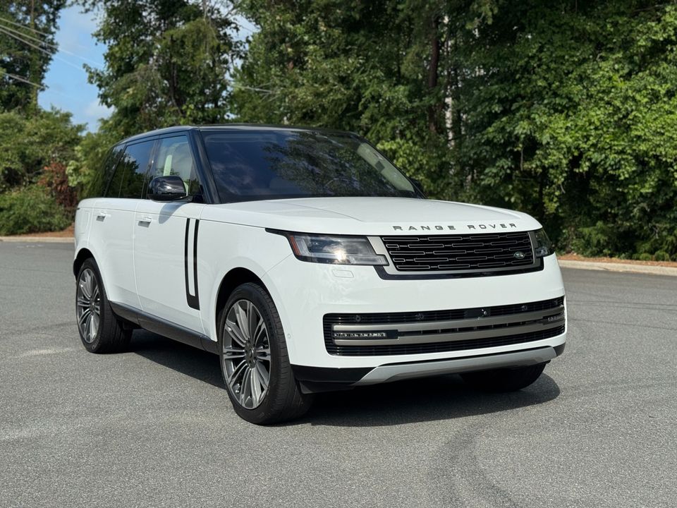 2023 Land Rover Range Rover SE P400