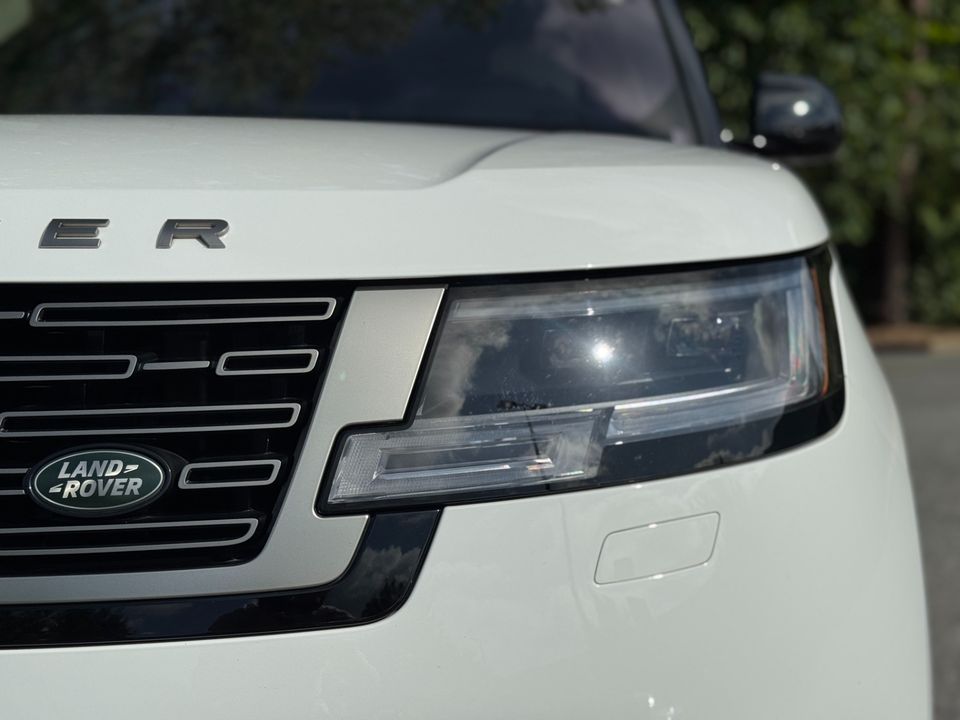 2023 Land Rover Range Rover SE P400