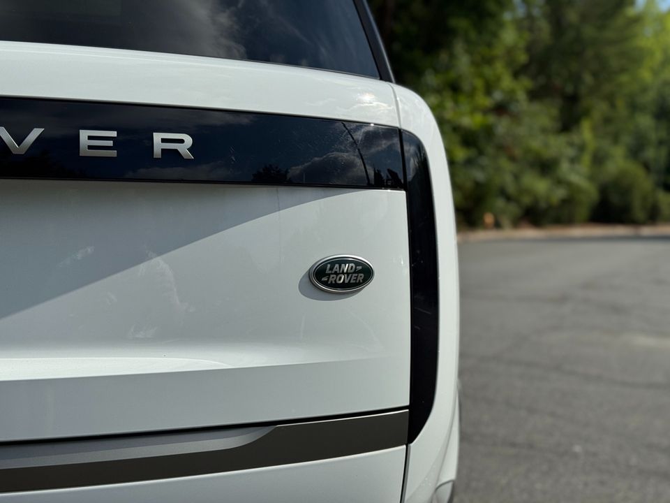 2023 Land Rover Range Rover SE P400