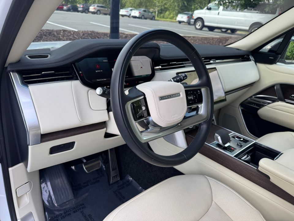 2023 Land Rover Range Rover SE P400