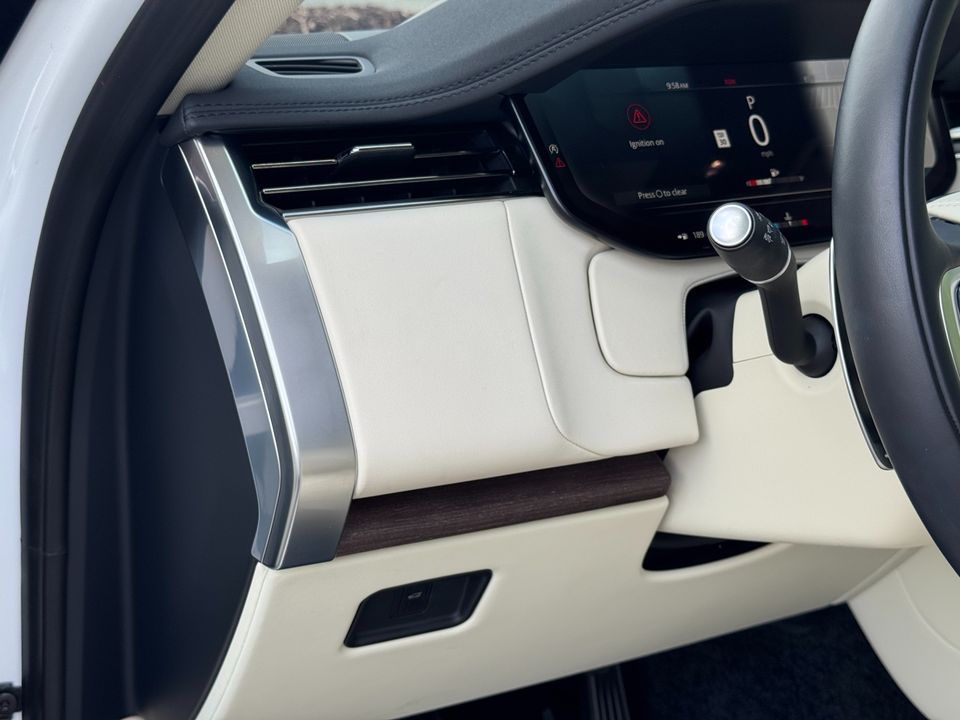 2023 Land Rover Range Rover SE P400