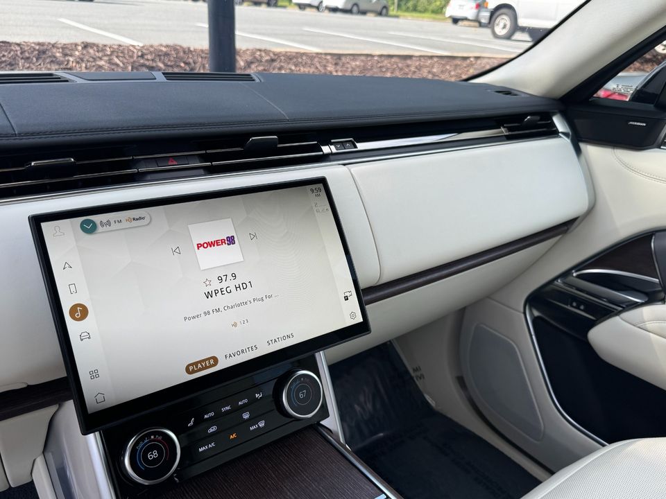 2023 Land Rover Range Rover SE P400