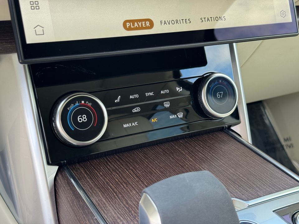 2023 Land Rover Range Rover SE P400