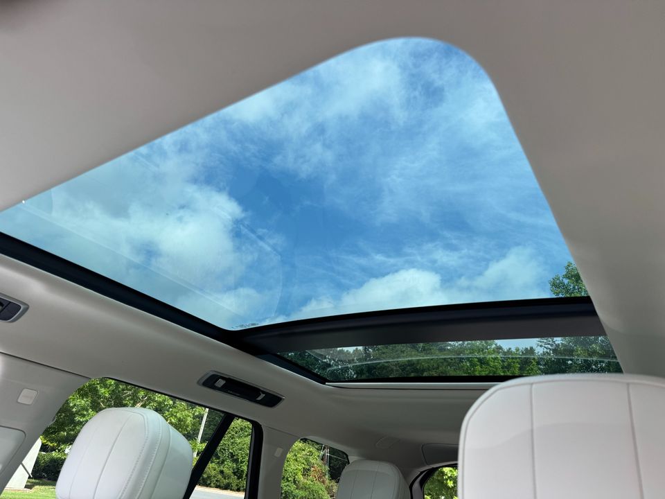 2023 Land Rover Range Rover SE P400